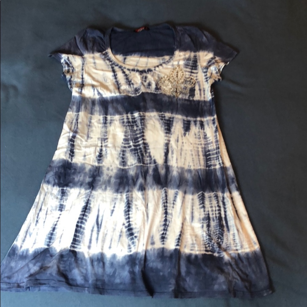 T Party long t-shirt, size Medium
